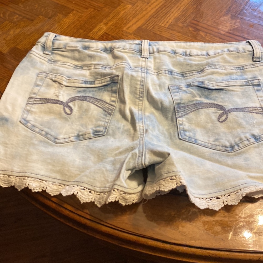 Shorts - Picture 2 of 3